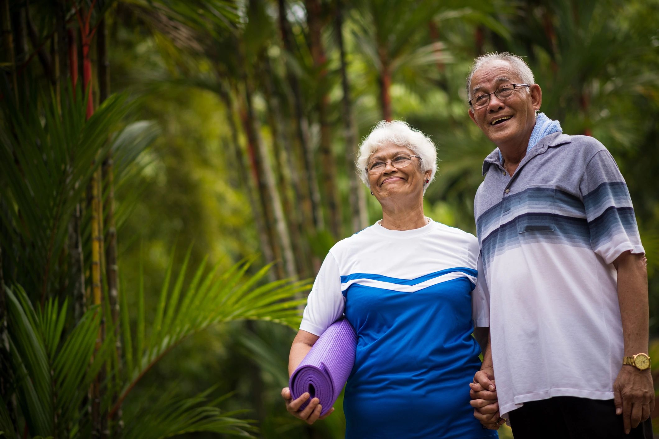 happy seniors healthy lifestyle